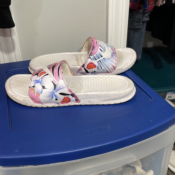 Nike slides - Picture 3 of 3